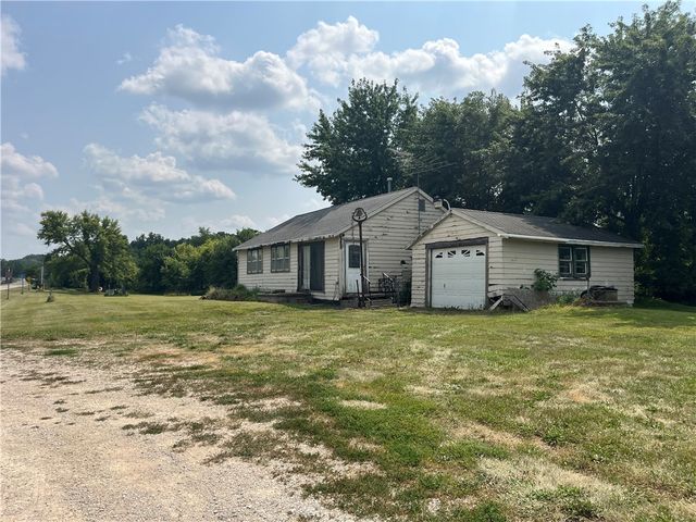 2331 Clark Tower Road, Winterset, IA 50273
