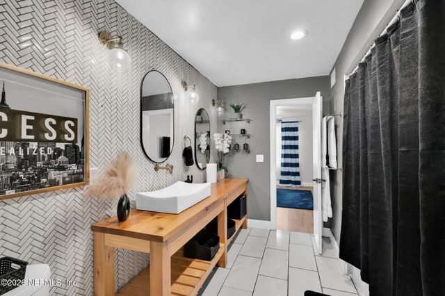 3327 CATAMARAN Way, Jacksonville, FL 32223