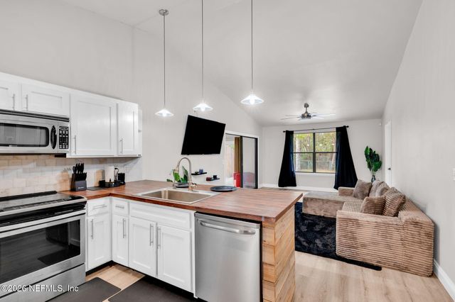 3327 CATAMARAN Way, Jacksonville, FL 32223