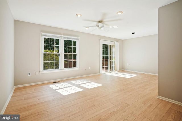 8021 BETHELEN WOODS LN, Springfield, VA 22153