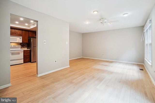 8021 BETHELEN WOODS LN, Springfield, VA 22153