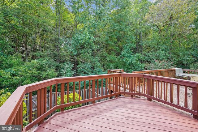 8021 BETHELEN WOODS LN, Springfield, VA 22153
