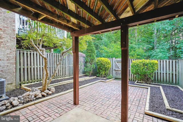 8021 BETHELEN WOODS LN, Springfield, VA 22153