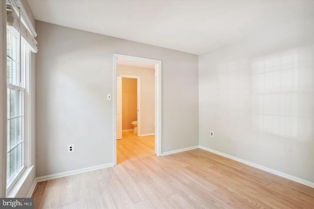 8021 BETHELEN WOODS LN, Springfield, VA 22153
