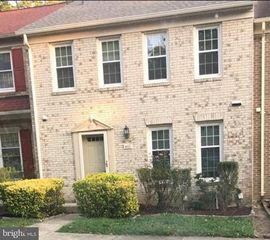 8021 BETHELEN WOODS LN, Springfield, VA 22153