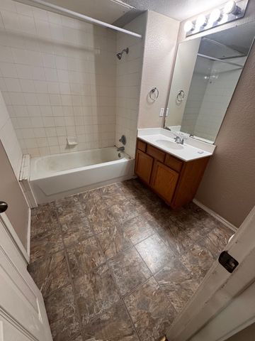 3005 Carlton Parkway 1, Waxahachie, TX 75165