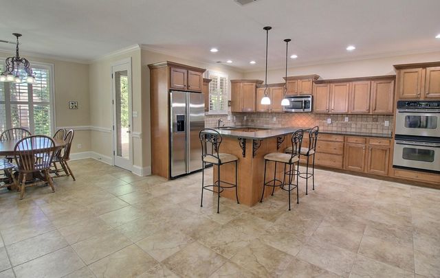 1049 E OLD HEARTHSTONE CIR, Collierville, TN 38017