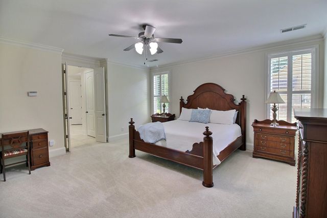 1049 E OLD HEARTHSTONE CIR, Collierville, TN 38017