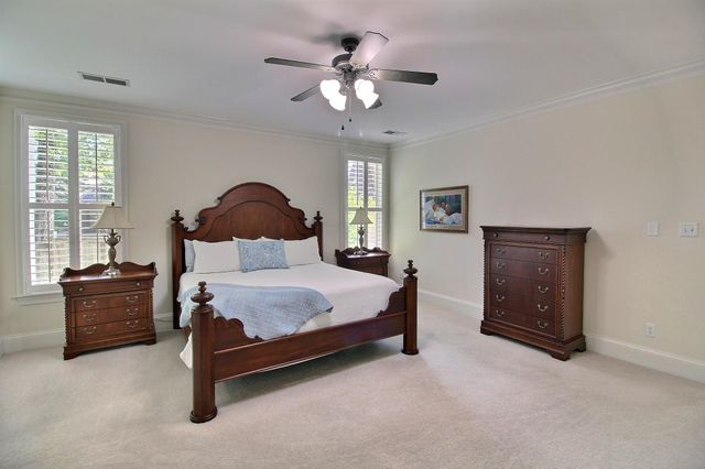 1049 E OLD HEARTHSTONE CIR, Collierville, TN 38017