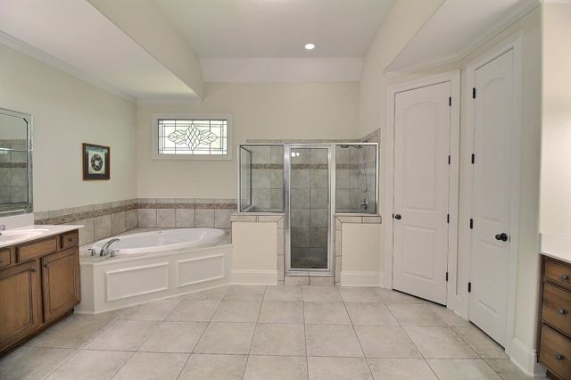 1049 E OLD HEARTHSTONE CIR, Collierville, TN 38017