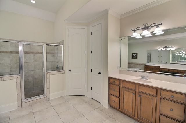 1049 E OLD HEARTHSTONE CIR, Collierville, TN 38017