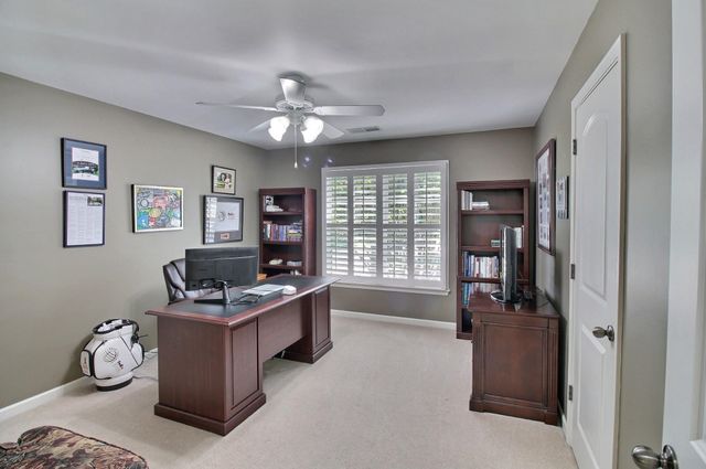 1049 E OLD HEARTHSTONE CIR, Collierville, TN 38017