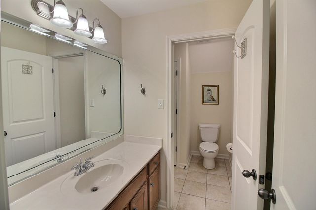 1049 E OLD HEARTHSTONE CIR, Collierville, TN 38017