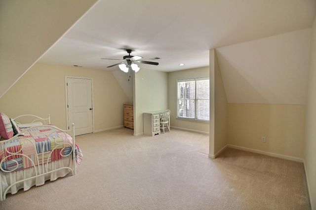 1049 E OLD HEARTHSTONE CIR, Collierville, TN 38017