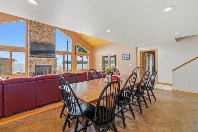 6322 BLACK WOLF POINT ROAD, Oshkosh, WI 54902