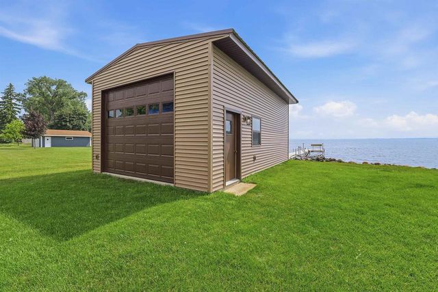 6322 BLACK WOLF POINT ROAD, Oshkosh, WI 54902