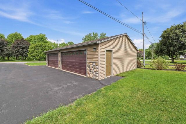 6322 BLACK WOLF POINT ROAD, Oshkosh, WI 54902