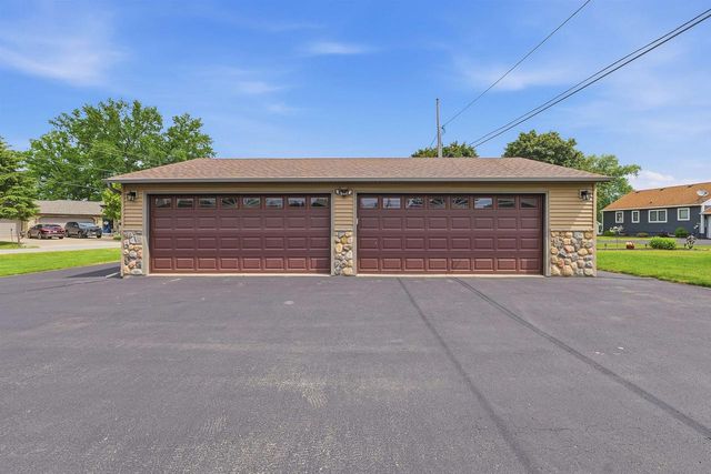 6322 BLACK WOLF POINT ROAD, Oshkosh, WI 54902