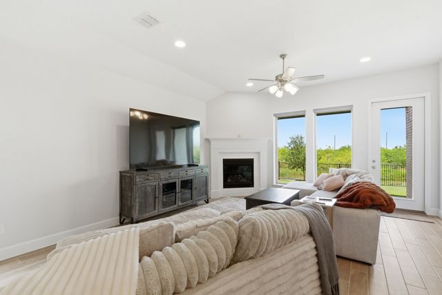 915 Winter Cherry Lane, Haslet, TX 76052