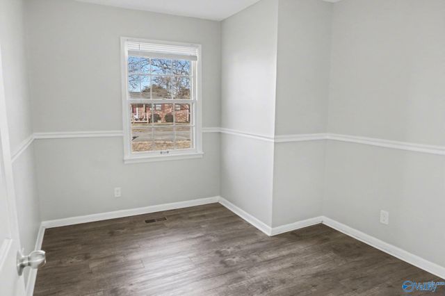 201 Larkwood Drive SW, Decatur, AL 35601