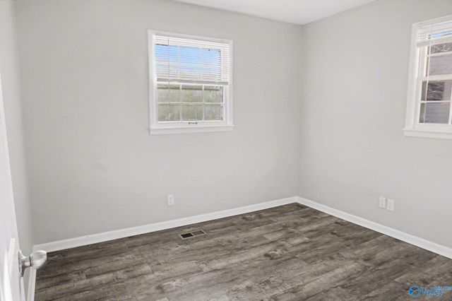 201 Larkwood Drive SW, Decatur, AL 35601