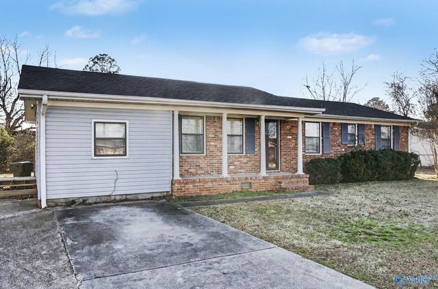 201 Larkwood Drive SW, Decatur, AL 35601