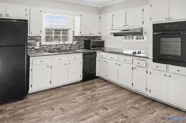 201 Larkwood Drive SW, Decatur, AL 35601