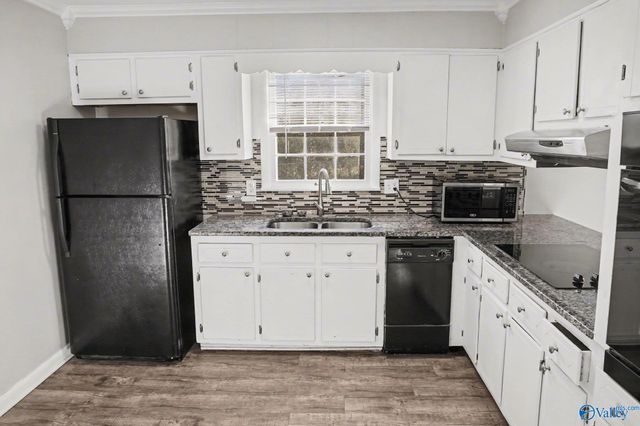 201 Larkwood Drive SW, Decatur, AL 35601