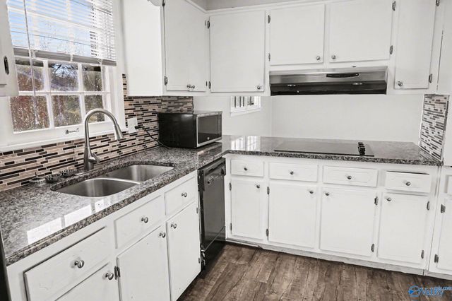 201 Larkwood Drive SW, Decatur, AL 35601