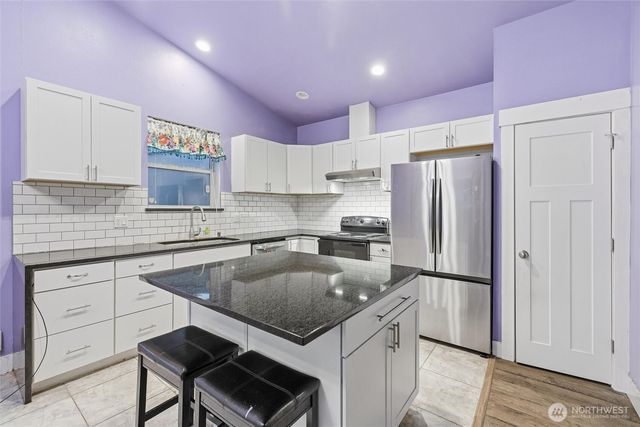 6232 Azure Way, Maple Falls, WA 98266