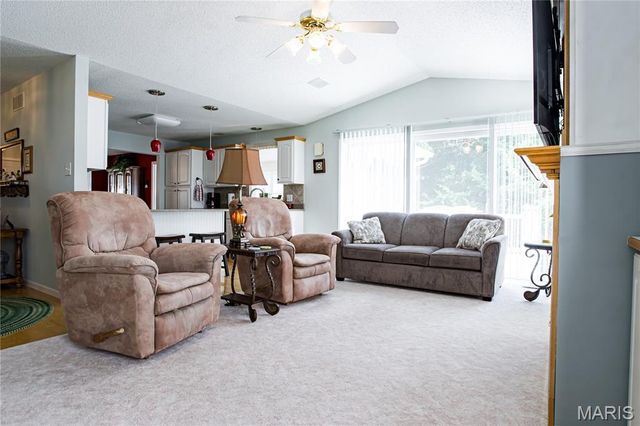 75 Sundew Lane, Highland, IL 62249