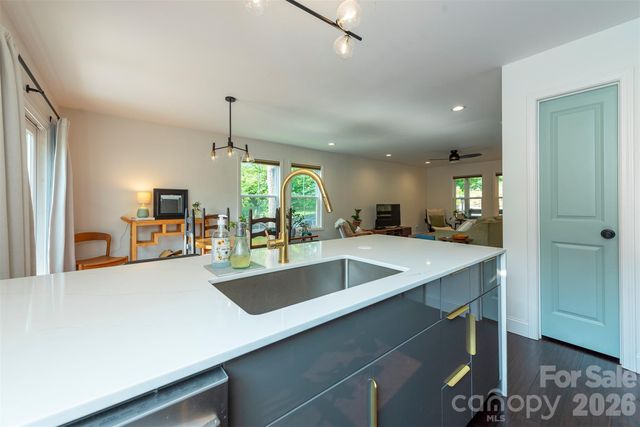 191 Chatham Road, Asheville, NC 28804