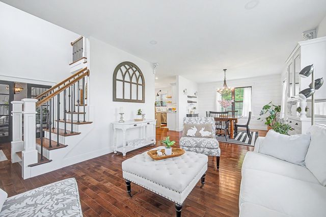 3 Conway Ln, Foxboro, MA 02035