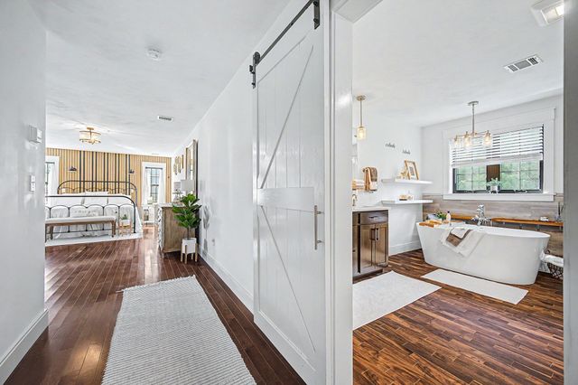 3 Conway Ln, Foxboro, MA 02035