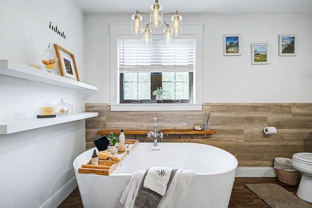 3 Conway Ln, Foxboro, MA 02035