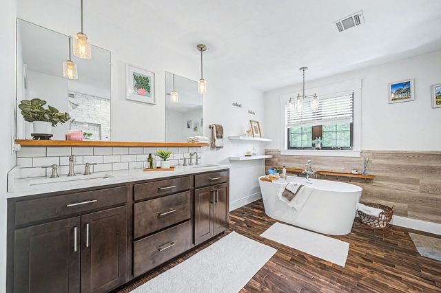 3 Conway Ln, Foxboro, MA 02035