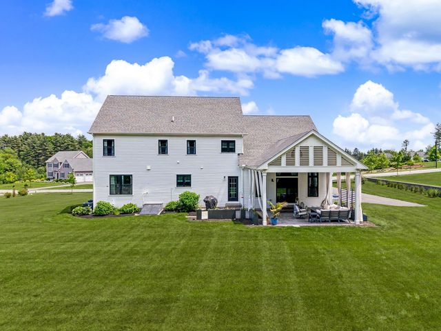 3 Conway Ln, Foxboro, MA 02035