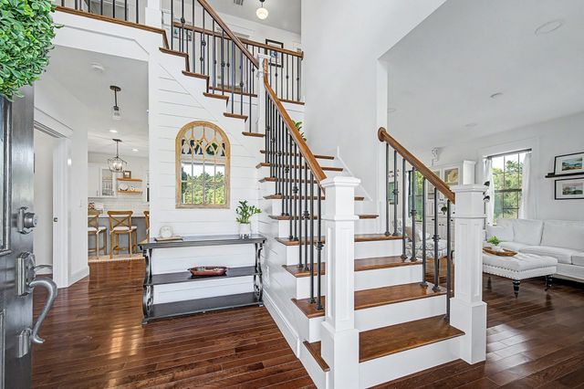 3 Conway Ln, Foxboro, MA 02035