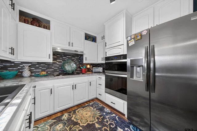 815 Circle Dr, Jacksonville, TX 75766