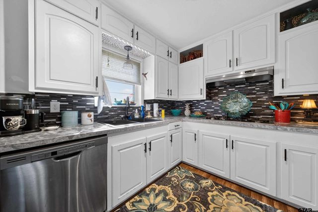 815 Circle Dr, Jacksonville, TX 75766