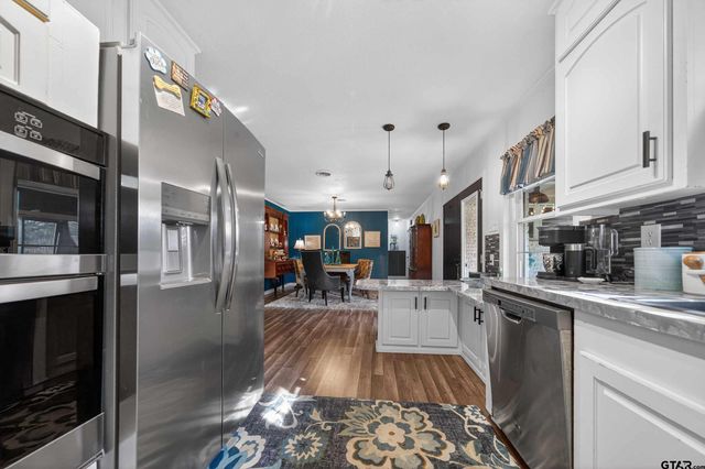 815 Circle Dr, Jacksonville, TX 75766