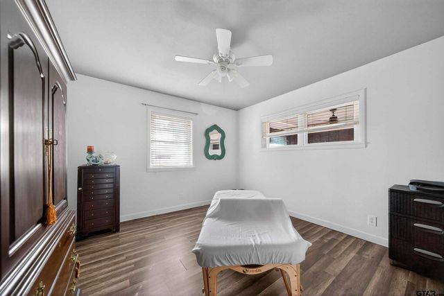 815 Circle Dr, Jacksonville, TX 75766