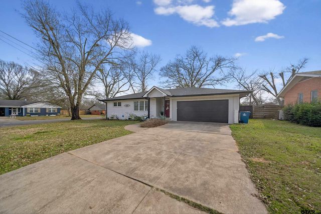 815 Circle Dr, Jacksonville, TX 75766