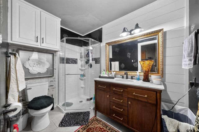 815 Circle Dr, Jacksonville, TX 75766