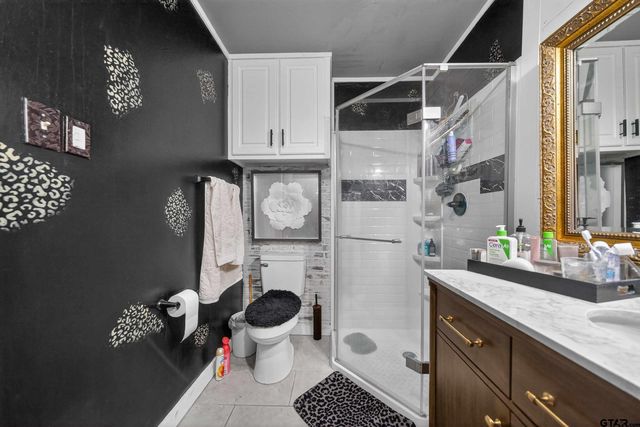 815 Circle Dr, Jacksonville, TX 75766