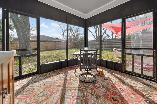 815 Circle Dr, Jacksonville, TX 75766