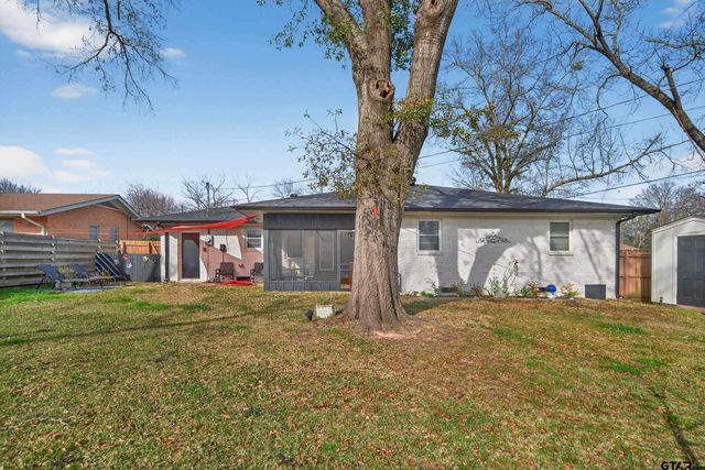 815 Circle Dr, Jacksonville, TX 75766