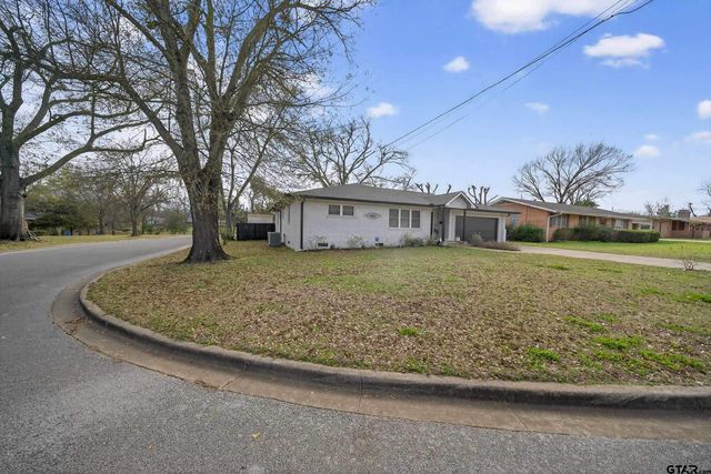 815 Circle Dr, Jacksonville, TX 75766