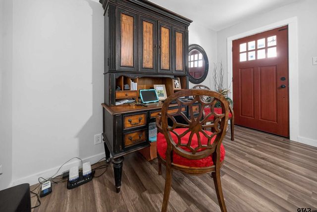 815 Circle Dr, Jacksonville, TX 75766