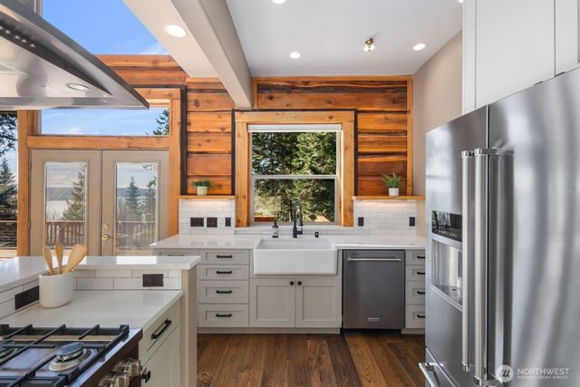 110 Groves Way, Port Ludlow, WA 98365